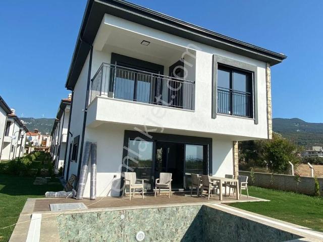 Kuşadasi içerisinde satılık Villa
