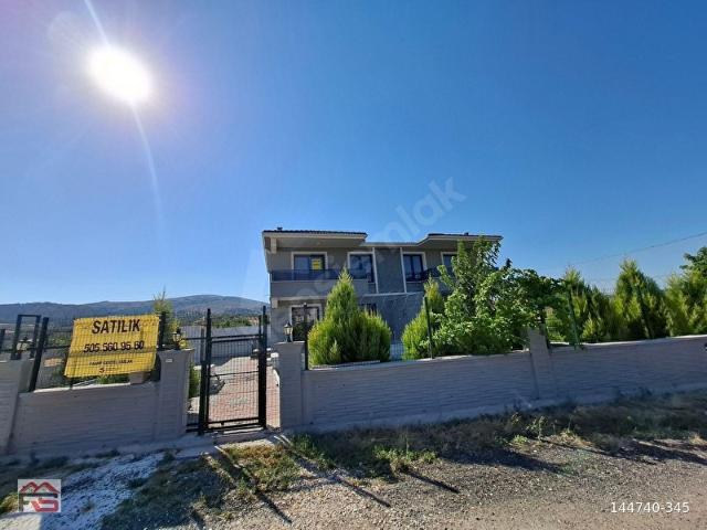 Akhisar, Manisa içerisinde satılık Villa