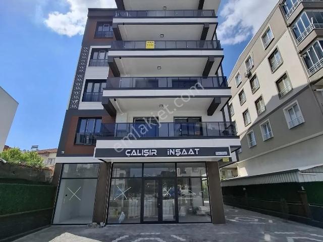 Akhisar, Manisa içerisinde satılık mülk