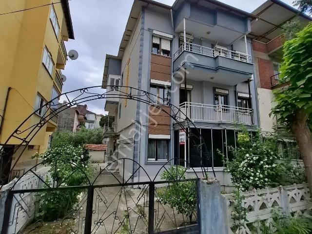 Akhisar, Manisa içerisinde satılık mülk