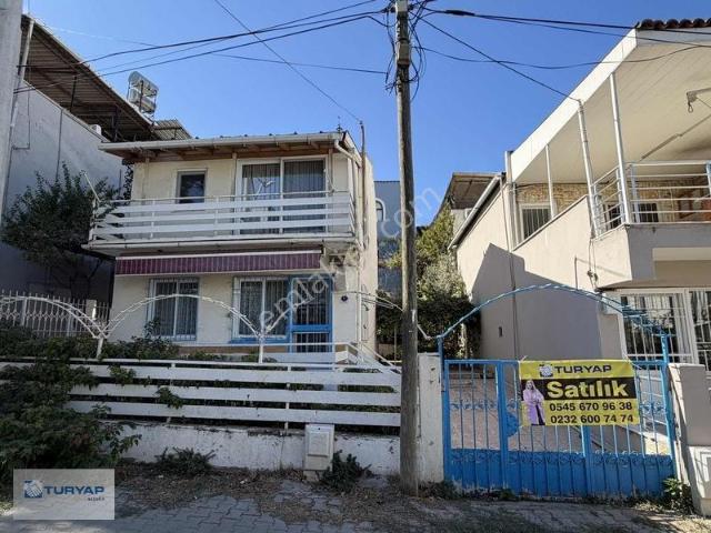 Çakmaklı Mahallesi, Aliağa içerisinde satılık Villa