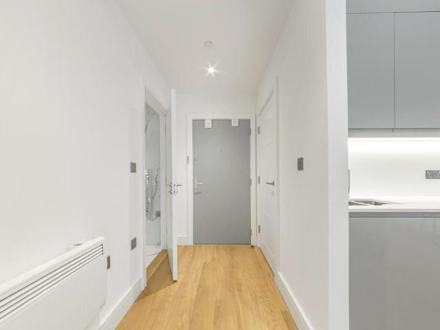 Studio for rent in London Borough of Ealing, Greater London