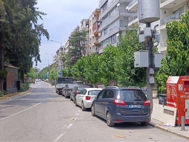 Karşiyaka, İzmir içerisinde satılık Dükkan