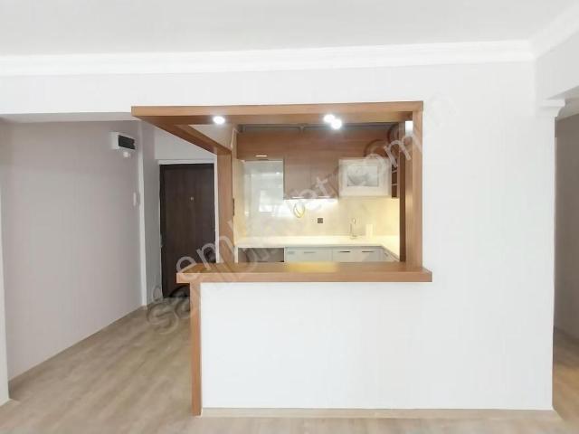 Karşiyaka, İzmir içerisinde satılık mülk