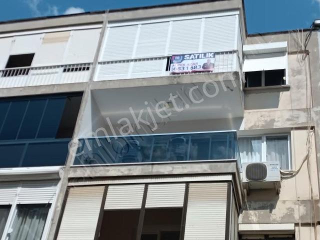 Karşiyaka, İzmir içerisinde satılık mülk