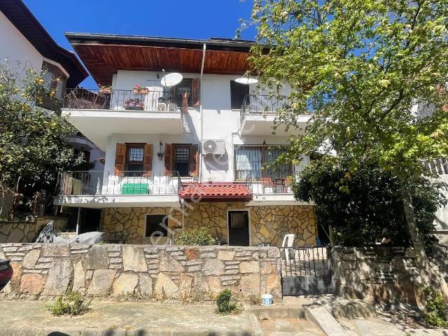 Akyaka, Ula içerisinde kiralık mülk
