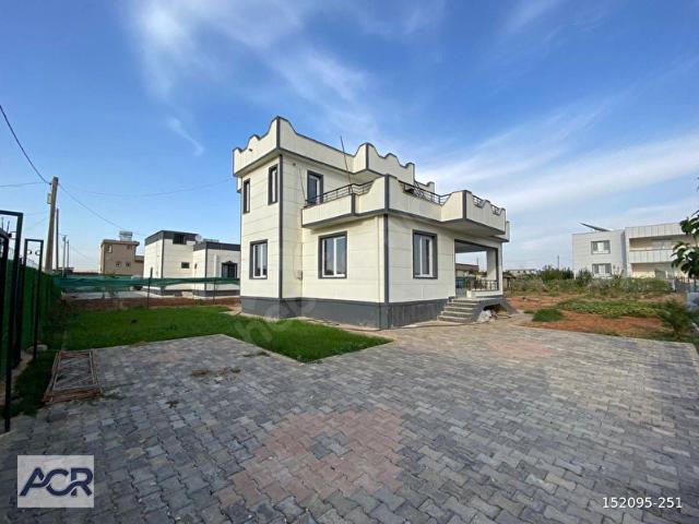 Büyük Akziyaret, Karaköprü içerisinde satılık Villa