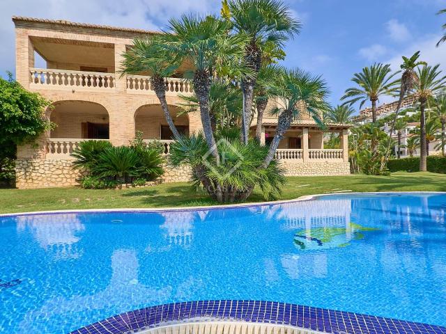 Casa en venta en Valencia, Urbanización Cap Blanc
