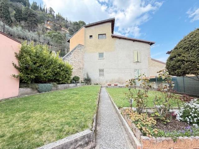 Appartamento in vendita a Comunità Montana Parco Alto Garda bresciano, Toscolano Maderno