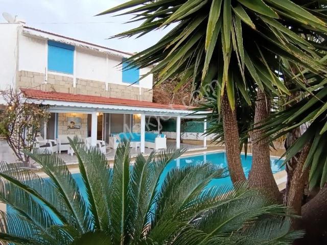 Çeşme, İzmir içerisinde satılık Villa