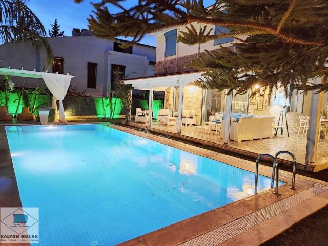 Çeşme, İzmir içerisinde satılık Villa