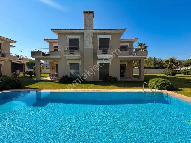 Çeşme, İzmir içerisinde satılık Villa