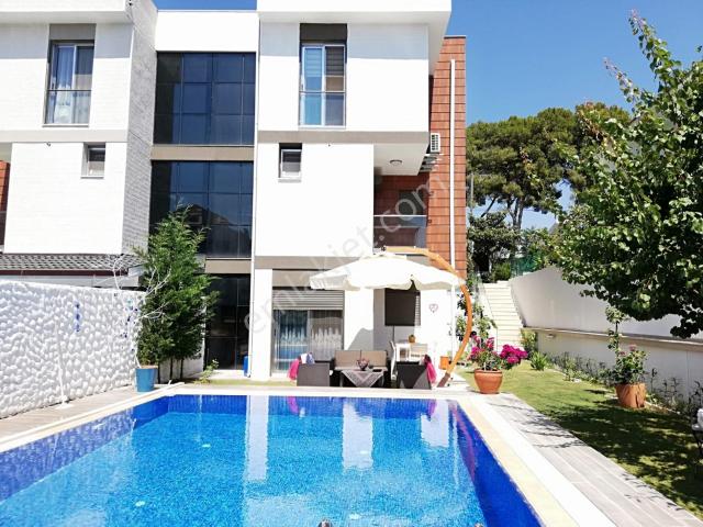 Çeşme, İzmir içerisinde kiralık Villa