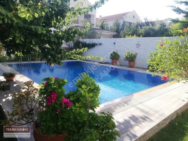 Çeşme, İzmir içerisinde satılık Villa