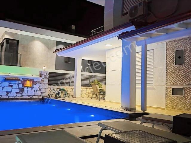 Çeşme, İzmir içerisinde kiralık Villa