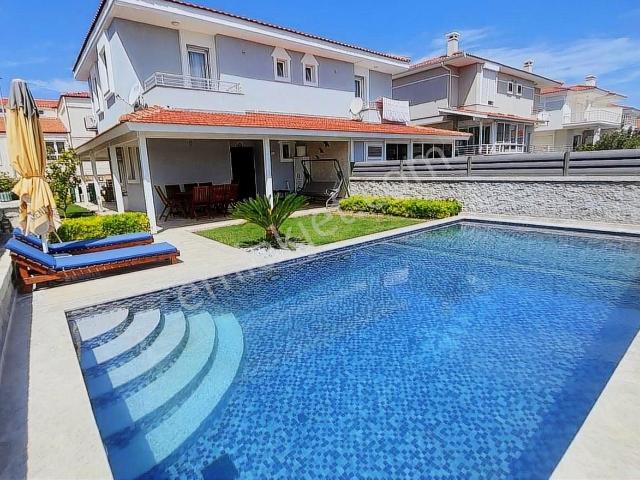 Çeşme, İzmir içerisinde kiralık Villa