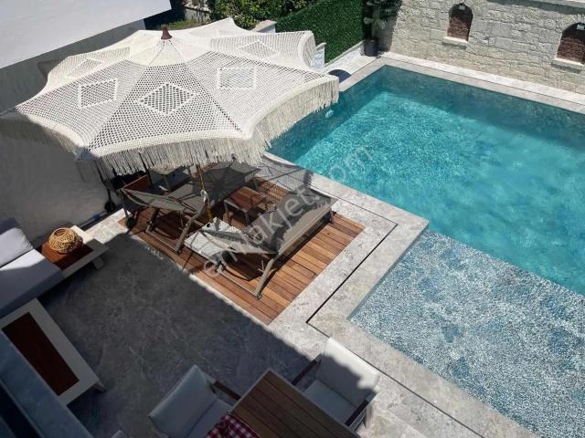 Çeşme, İzmir içerisinde kiralık Villa