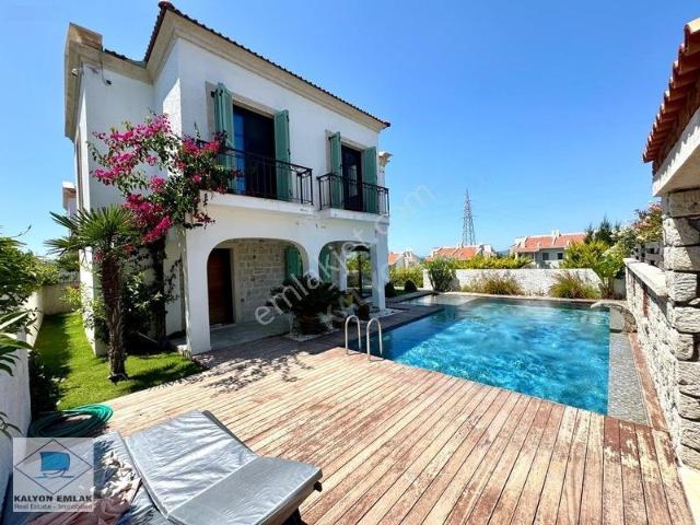 Çeşme, İzmir içerisinde satılık Villa