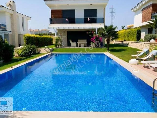 Çeşme, İzmir içerisinde kiralık Villa