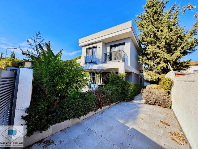 Çeşme, İzmir içerisinde satılık Villa