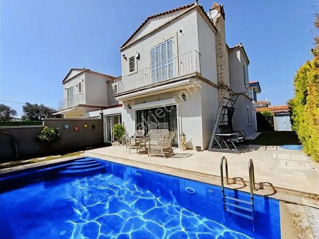 Çeşme, İzmir içerisinde satılık Villa