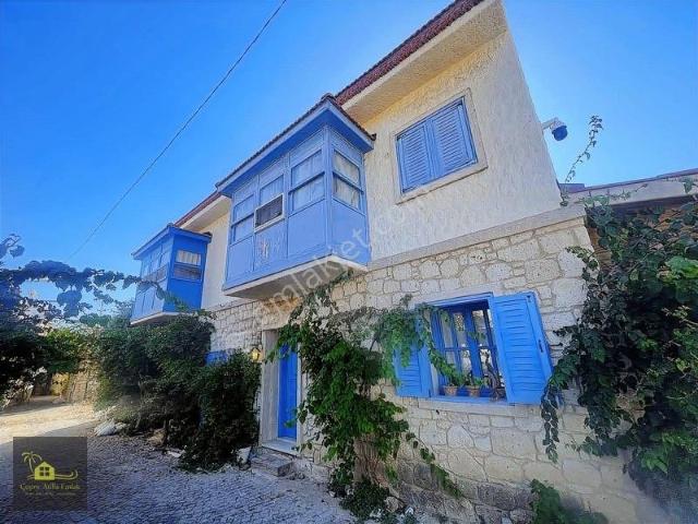 Alaçatı Mahallesi, Çeşme içerisinde satılık Villa