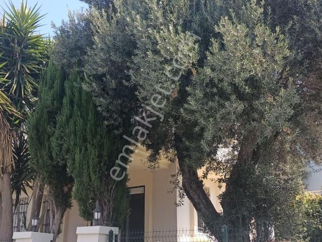 Çeşme, İzmir içerisinde satılık Villa
