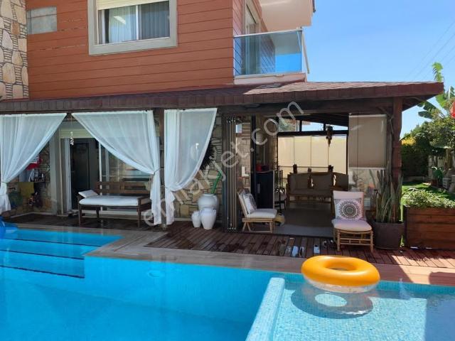 Çeşme, İzmir içerisinde kiralık Villa