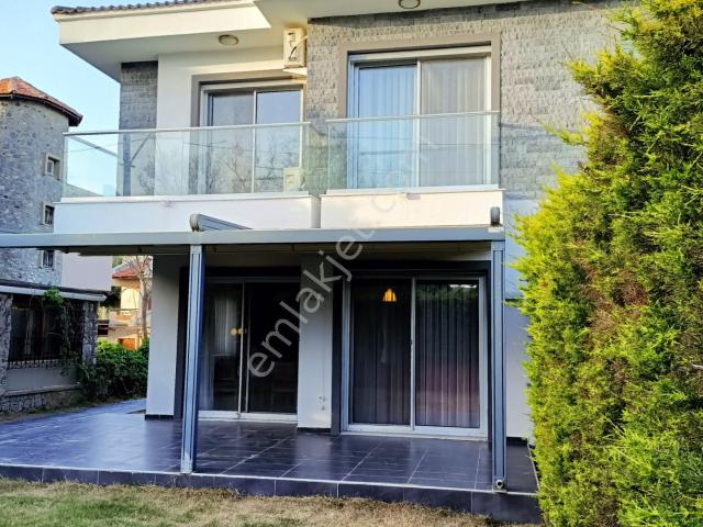 Çeşme, İzmir içerisinde kiralık Villa