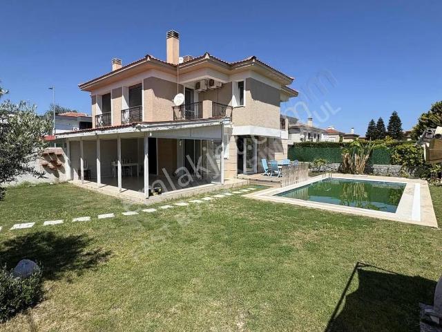 Çeşme, İzmir içerisinde kiralık Villa