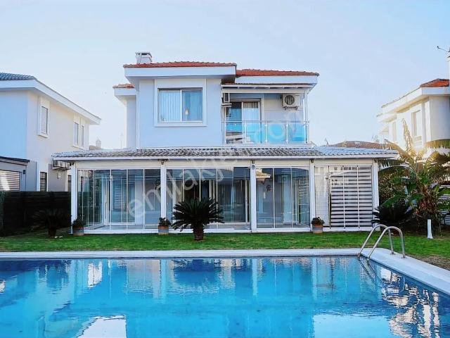 Çeşme, İzmir içerisinde satılık Villa