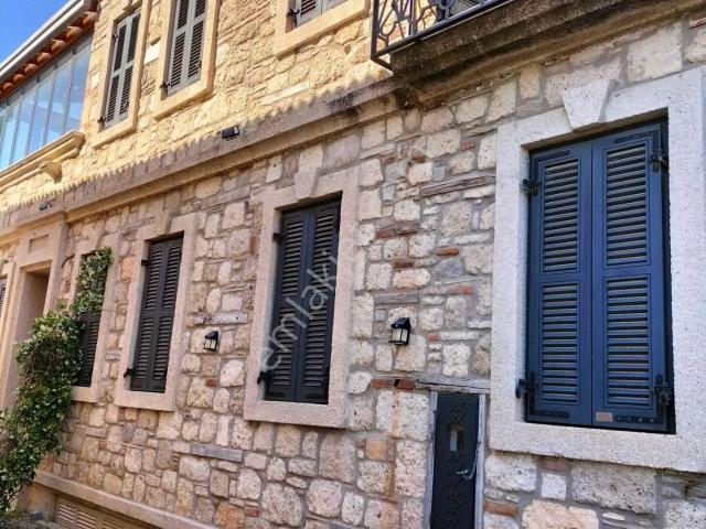 Alaçatı Mahallesi, Çeşme içerisinde satılık Villa