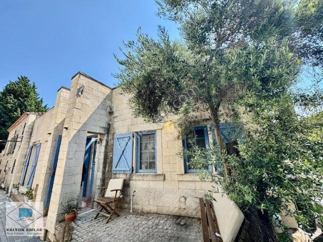 Alaçatı Mahallesi, Çeşme içerisinde satılık Villa