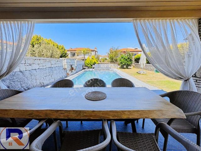 Çeşme, Alaçatı Mahallesi içerisinde kiralık Villa