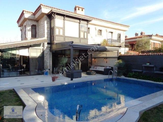 Çeşme, İzmir içerisinde kiralık Villa