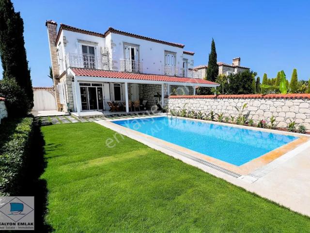 Çeşme, İzmir içerisinde kiralık Villa