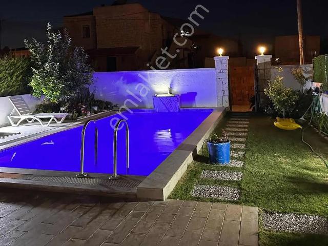 Çeşme, İzmir içerisinde kiralık Villa