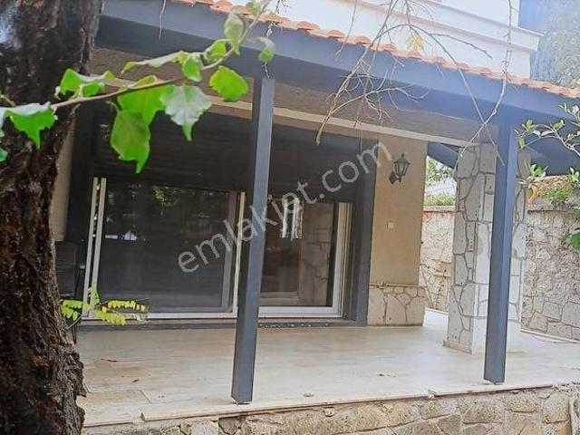 Çeşme, İzmir içerisinde kiralık Villa