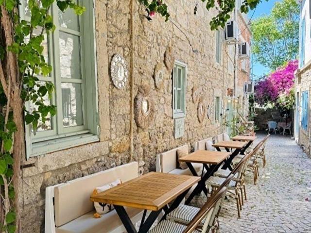 Çeşme, İzmir içerisinde satılık Turistik Tesis
