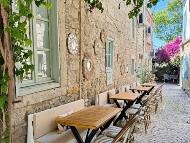 Çeşme, İzmir içerisinde satılık Turistik Tesis