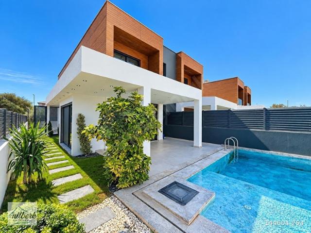 Çeşme, İzmir içerisinde satılık Villa
