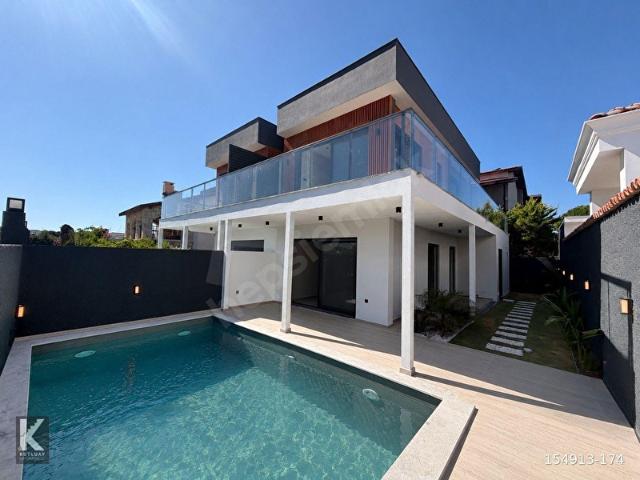 Çeşme, İzmir içerisinde satılık Villa