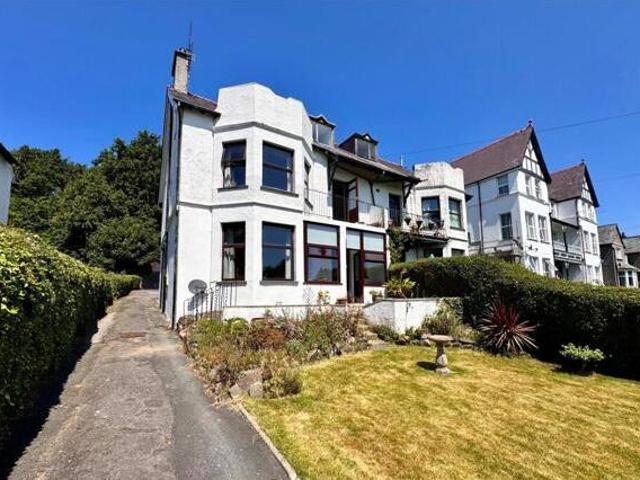 House for sale in Pwllheli