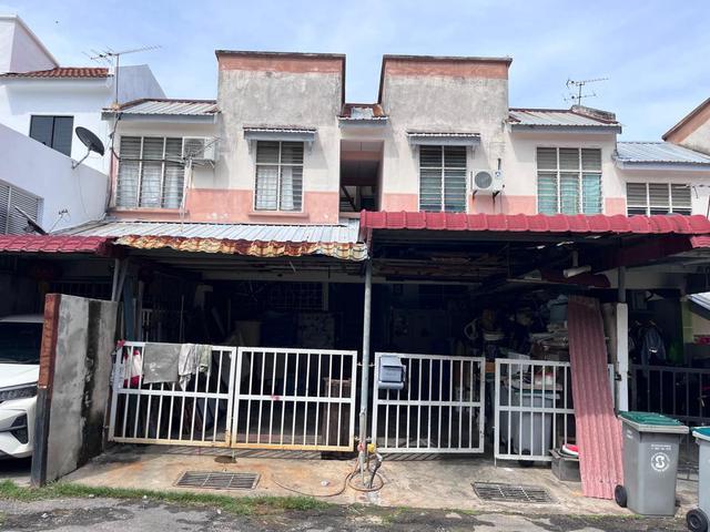 Townhouse for sale in Alai, Malaka