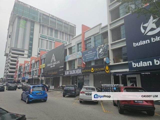 Shop for rent in Petaling, Alam Impian