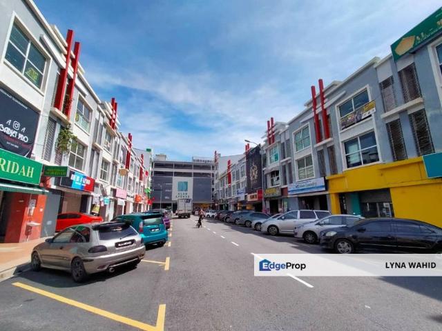 Shop for rent in Petaling, Alam Impian