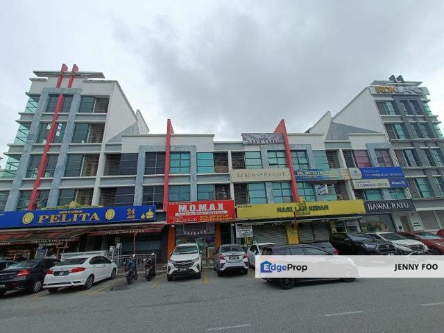 Shop for rent in Alam Impian, Selangor