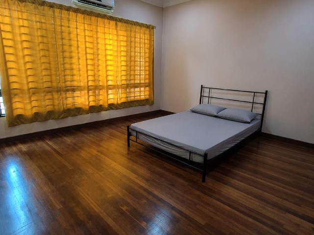 Room for rent in Petaling, Alam Impian