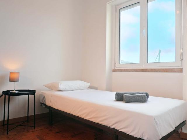 Quarto alugar em Bairro da Cruz Vermelha, Lisboa