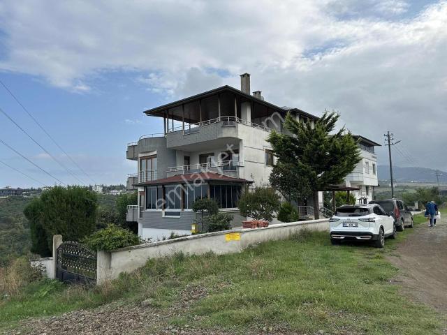 Yeşilyurt, Atakum içerisinde satılık Bina